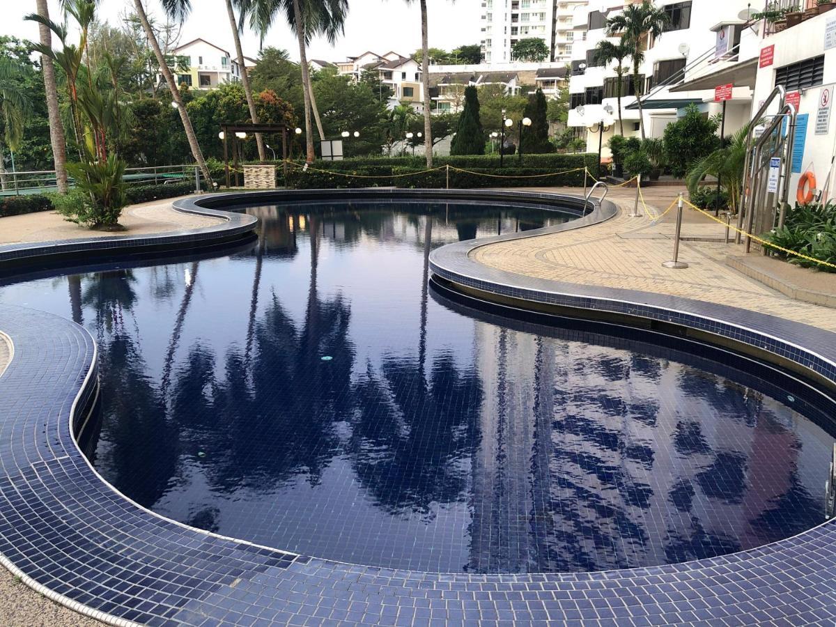Beach Resort 7 Home Stay Sri Sayang Apartment Batu Ferringhi 3Bedroom Bagian luar foto