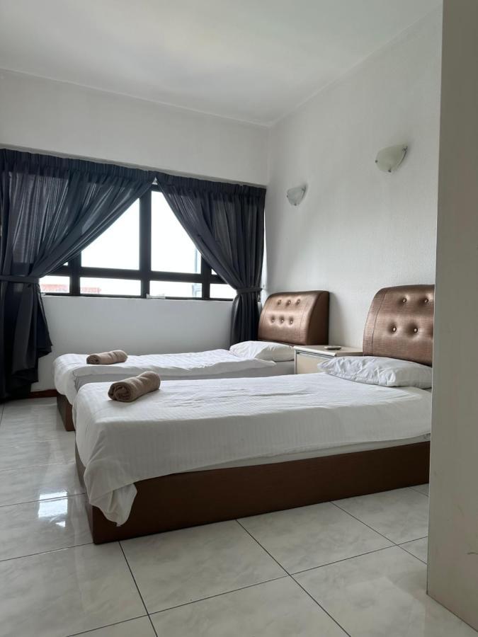 Beach Resort 7 Home Stay Sri Sayang Apartment Batu Ferringhi 3Bedroom Bagian luar foto